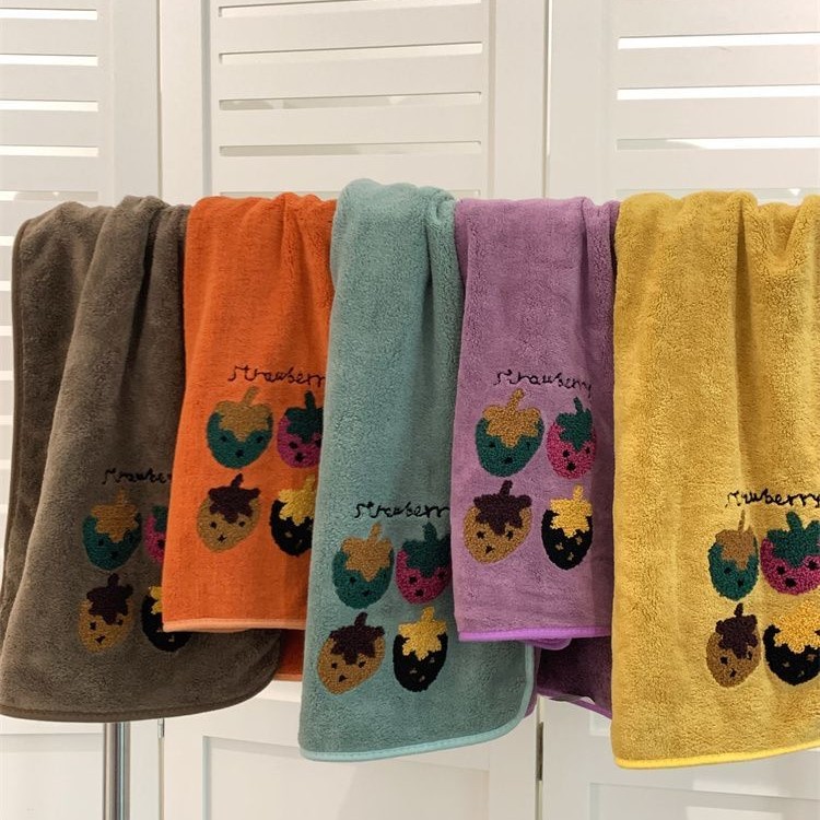 yitong/毅彤加大超细吸水棉柔洗脸加大加厚瑾木草莓毛巾家用5条装