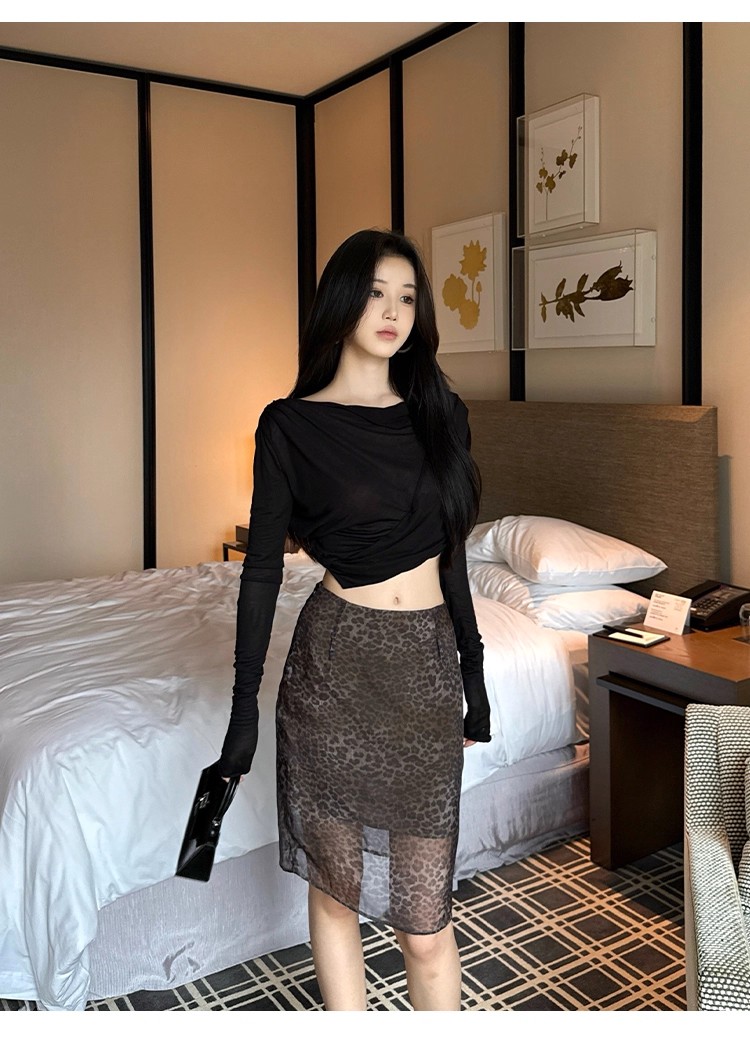 不冷BULENG 直筒鱼尾豹纹短裙女早秋气质女人风显瘦半身裙