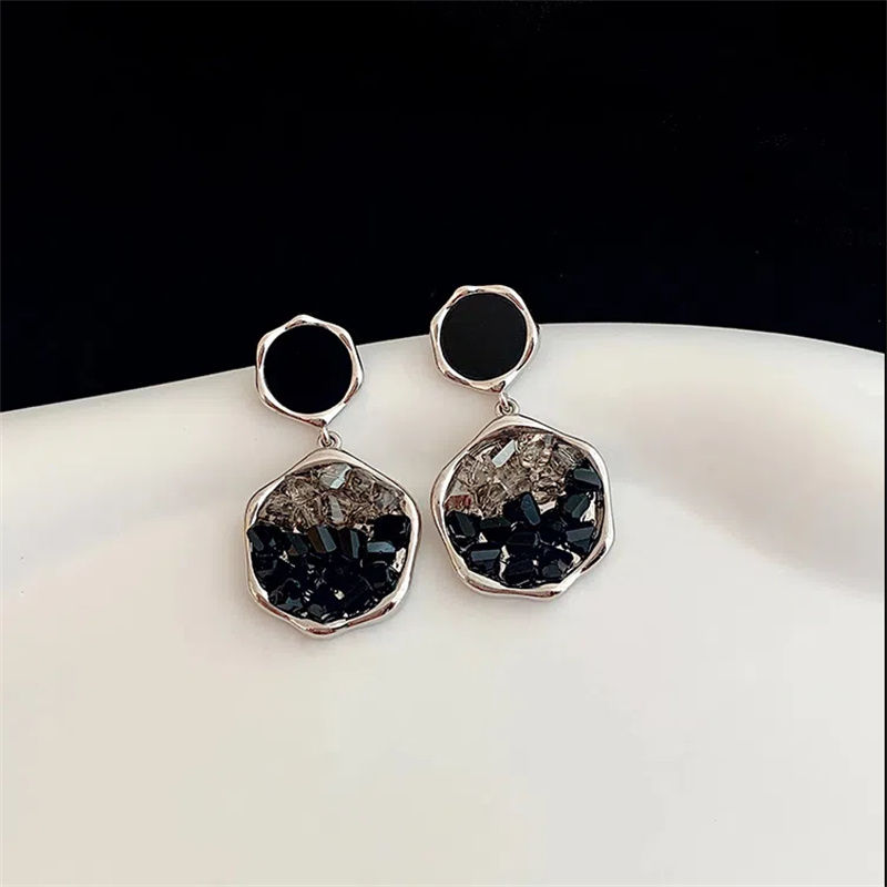 合金耳饰 小众设计感高级冷性风几何黑色耳环女秋冬2023新款耳坠