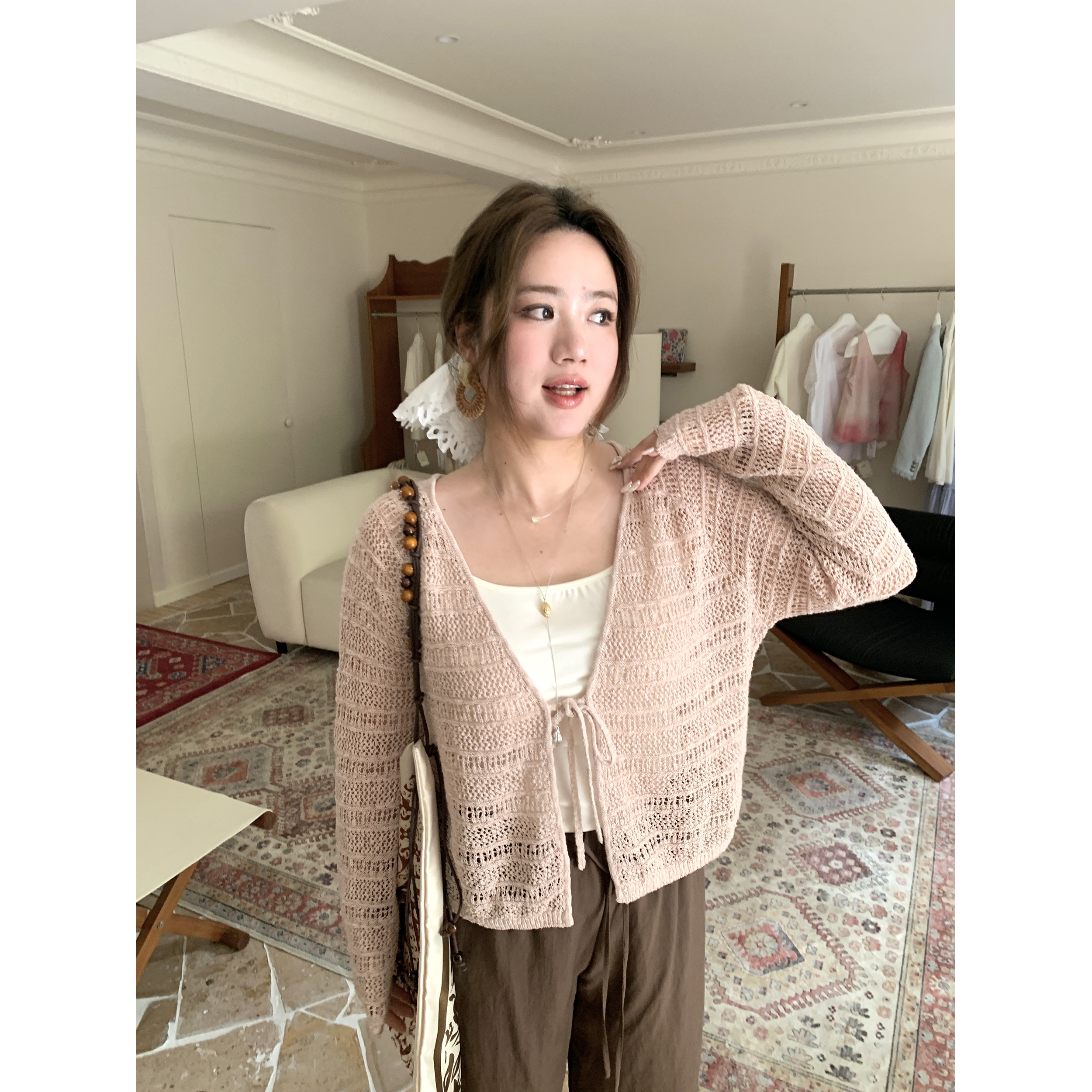 脚趾筋微胖MM大码美貌野心家 棉纱镂空v领微透度假针织