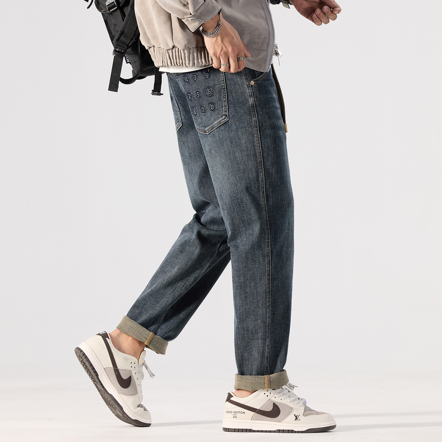 柔软新疆棉高端2025秋冬牛仔裤男潮牌宽松小直筒弹力百搭锥形长裤