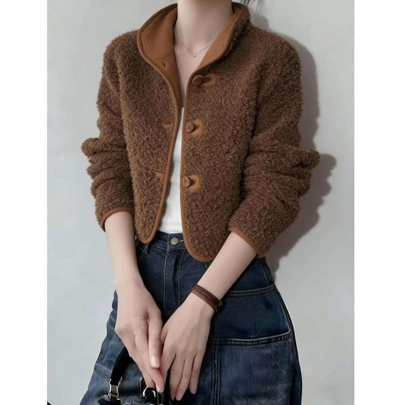 今年流行棕色羊羔毛纽扣外套女2025秋冬新款小个子超好看短款上衣