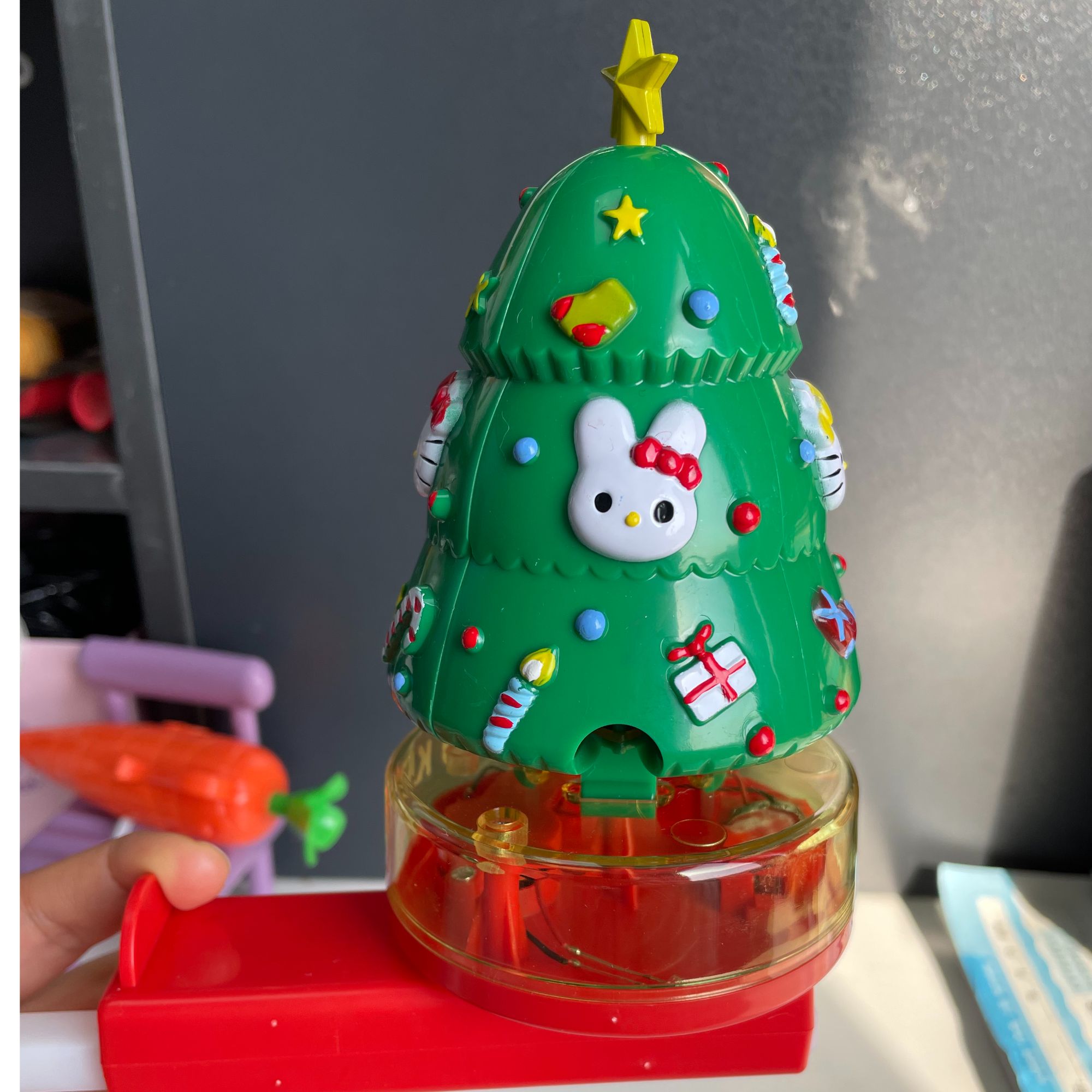 HelloKitty旋转圣诞树 圣诞树包围的凯蒂猫玩具圣诞礼物送朋友