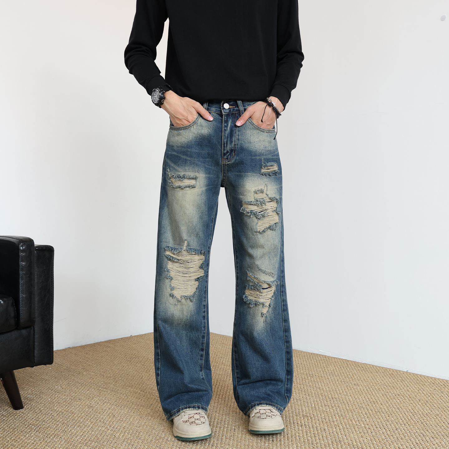 2025新款男秋冬微喇牛仔裤高街复古蓝色做旧假破洞宽松阔腿长裤男