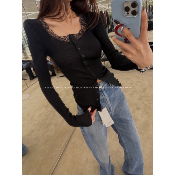 【温柔入骨】黑色修身蕾丝边设计针织打底衫