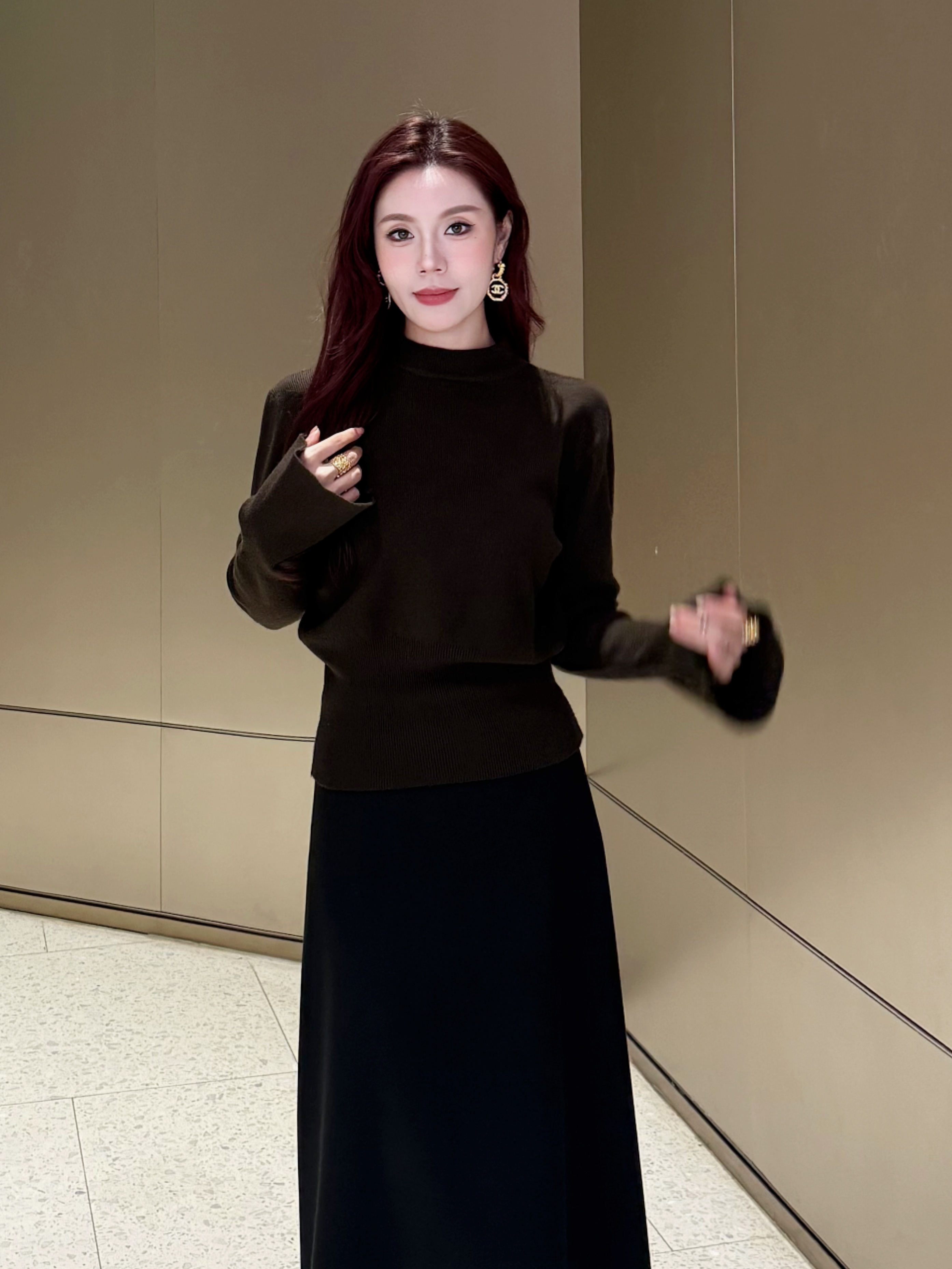 时尚气质半高领喇叭袖针织衫女秋冬收腰显瘦长袖打底衫毛衣