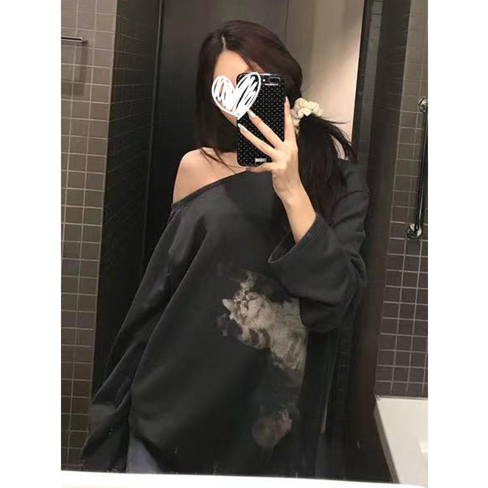 休闲美式慵懒风猫咪印花斜肩露肩长袖T恤女秋季宽松显瘦百搭上衣