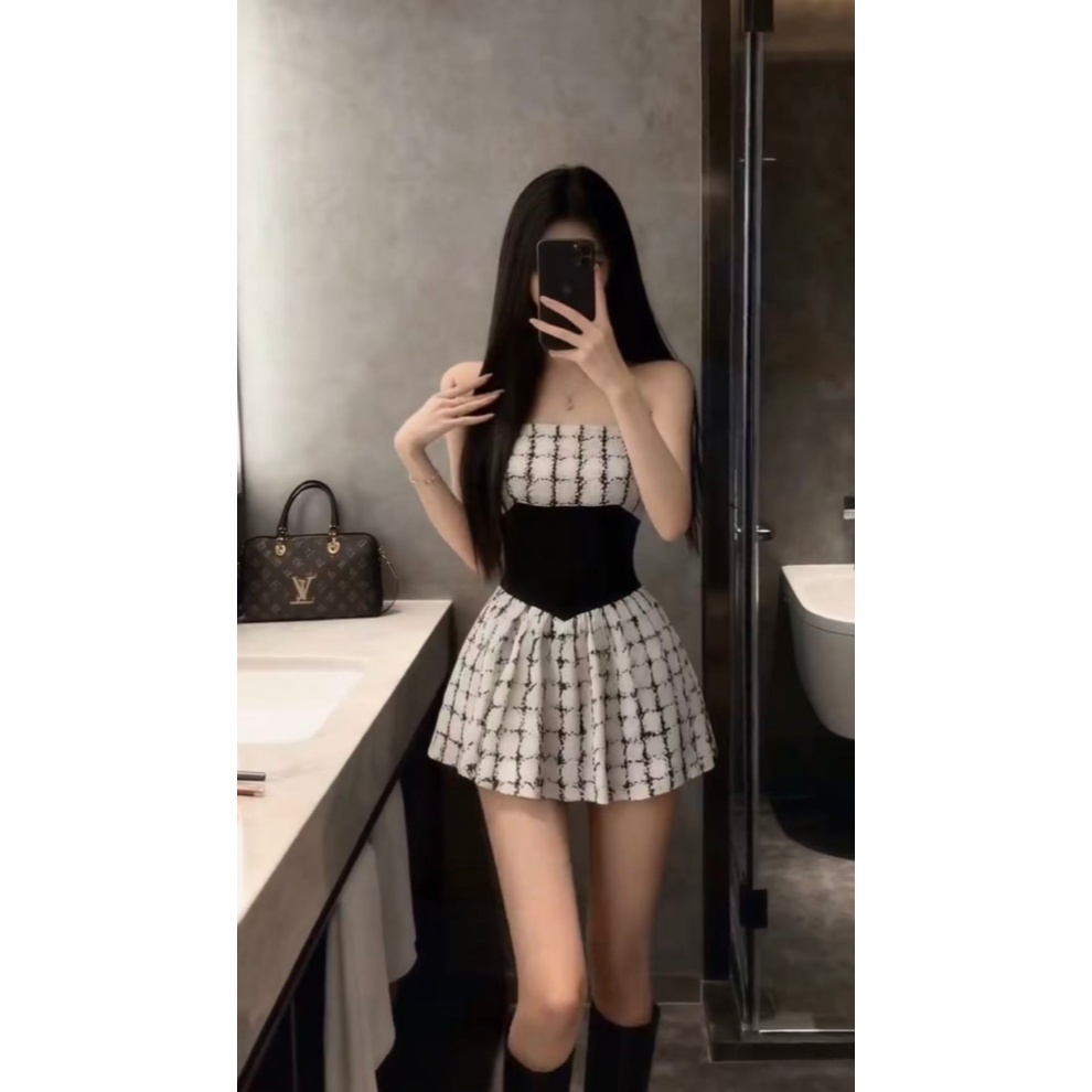 性感一字肩辣妹纯欲连衣裙小众设计感新款夏季收腰显瘦温柔小清新