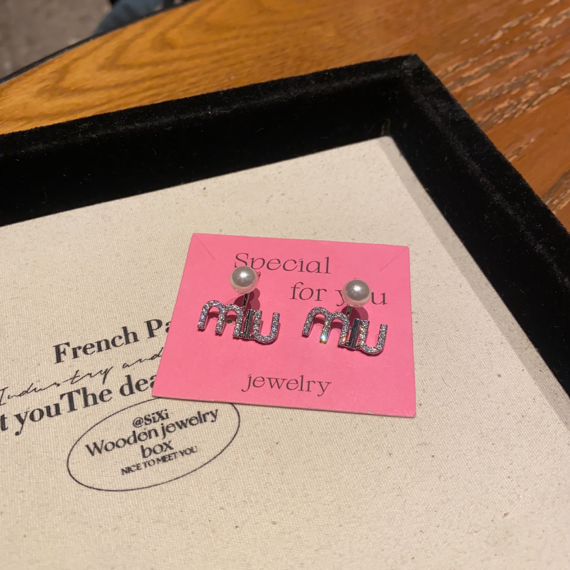 铜合金锆石耳饰 小众气质高级感冷淡风耳环小巧百搭字母珍珠耳钉