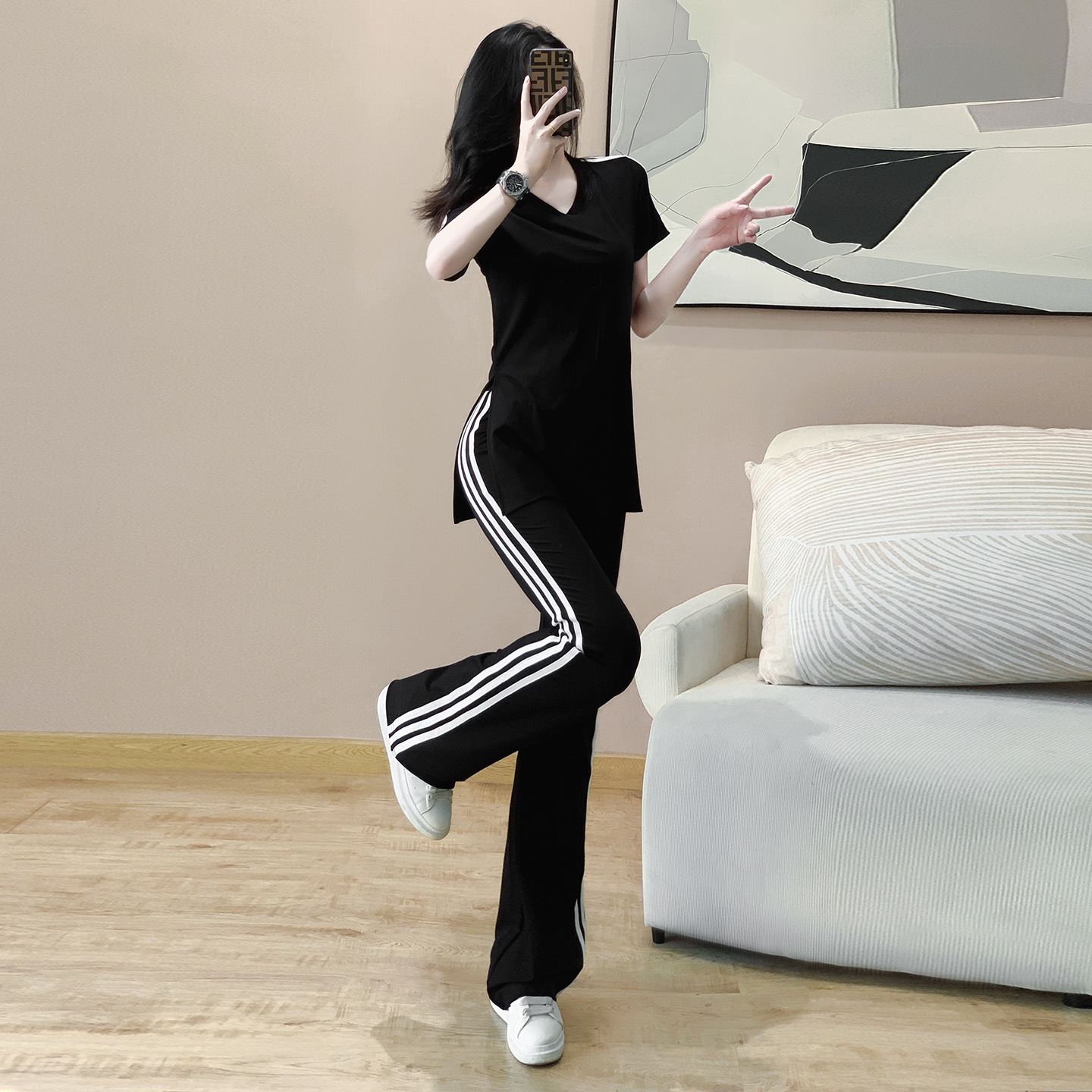 V领休闲运动套装冰丝薄款开叉短袖微喇叭裤修身洋气显瘦两件套