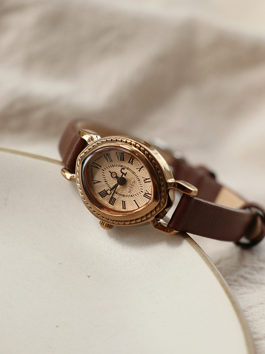 YOSE于逝《J.》复古罗马刻度猫眼真皮轻奢百搭ins气质女士石英表