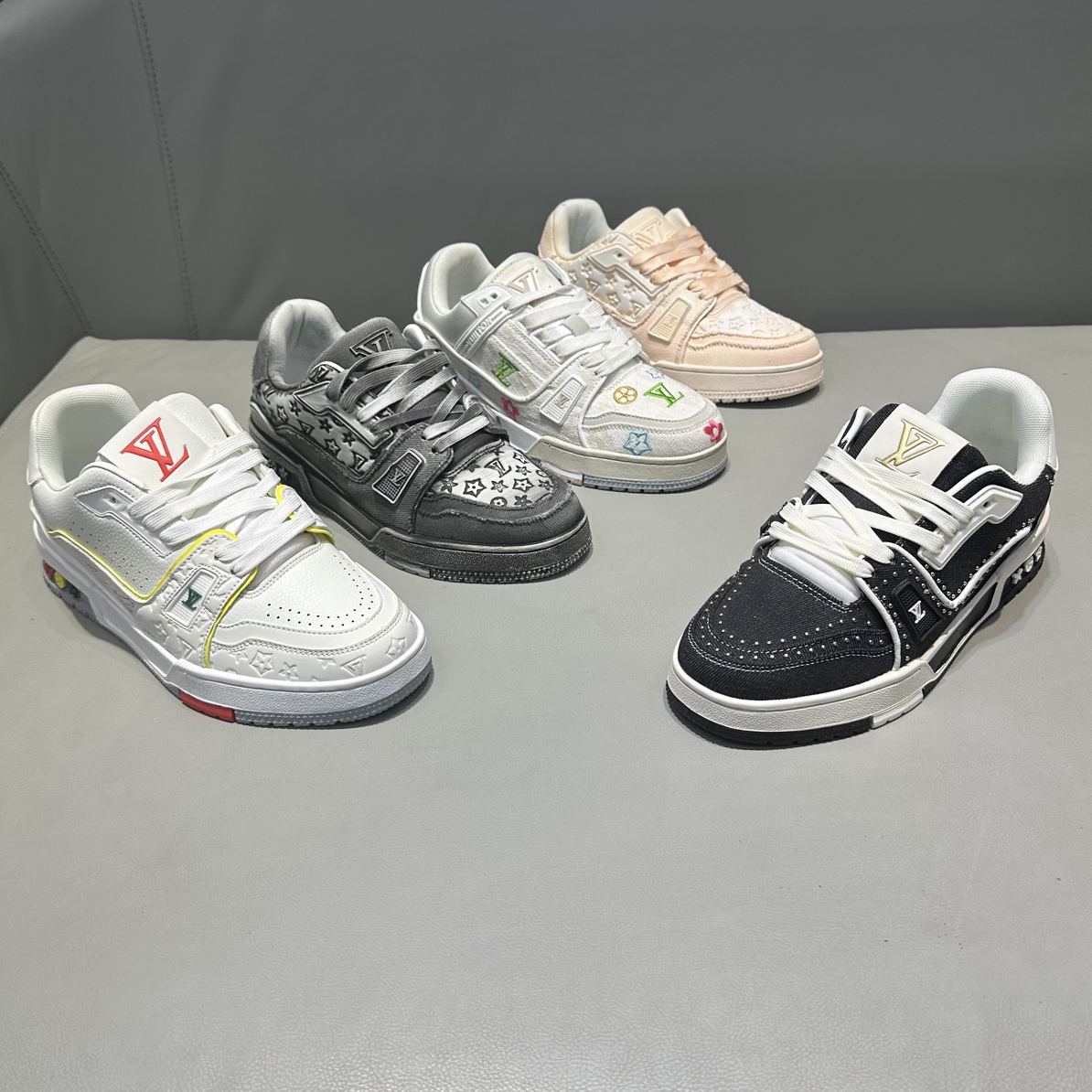 新琉利推荐时尚潮流休闲秋冬款情侣鞋