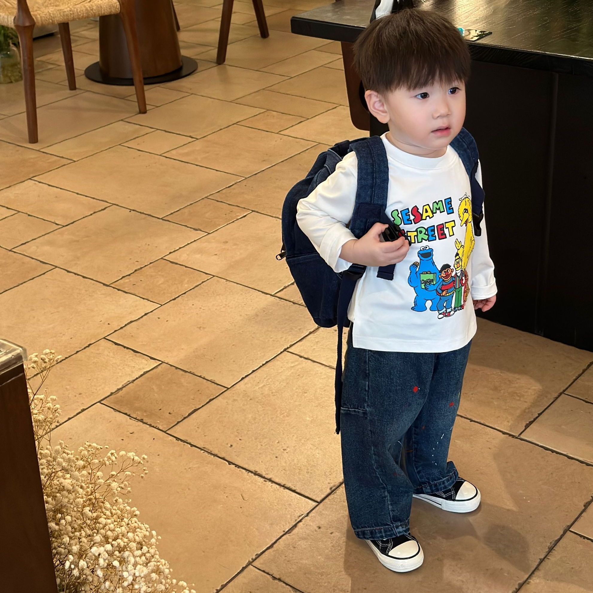 壹妈韩版童装男童秋季套装洋气卡通白色t恤上衣牛仔裤连帽外套潮