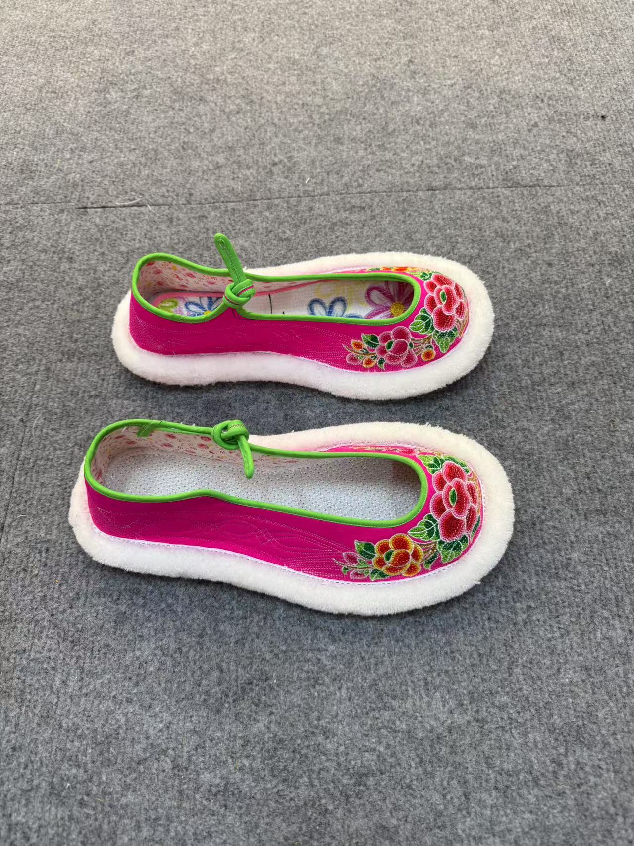 民族风广南扣花圆口毛边布底女鞋