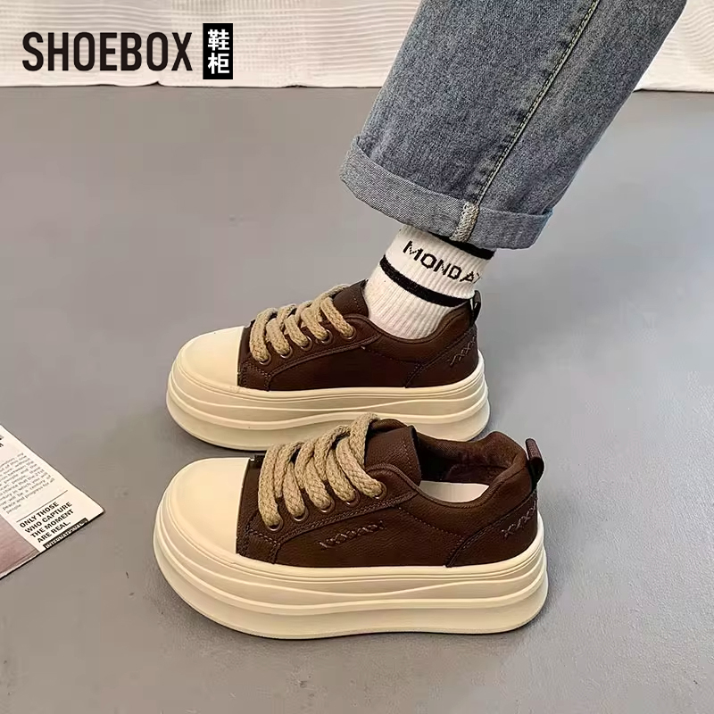 达芙妮旗下鞋柜松糕厚底面包鞋小白鞋女2025秋冬爆款增高休闲板鞋