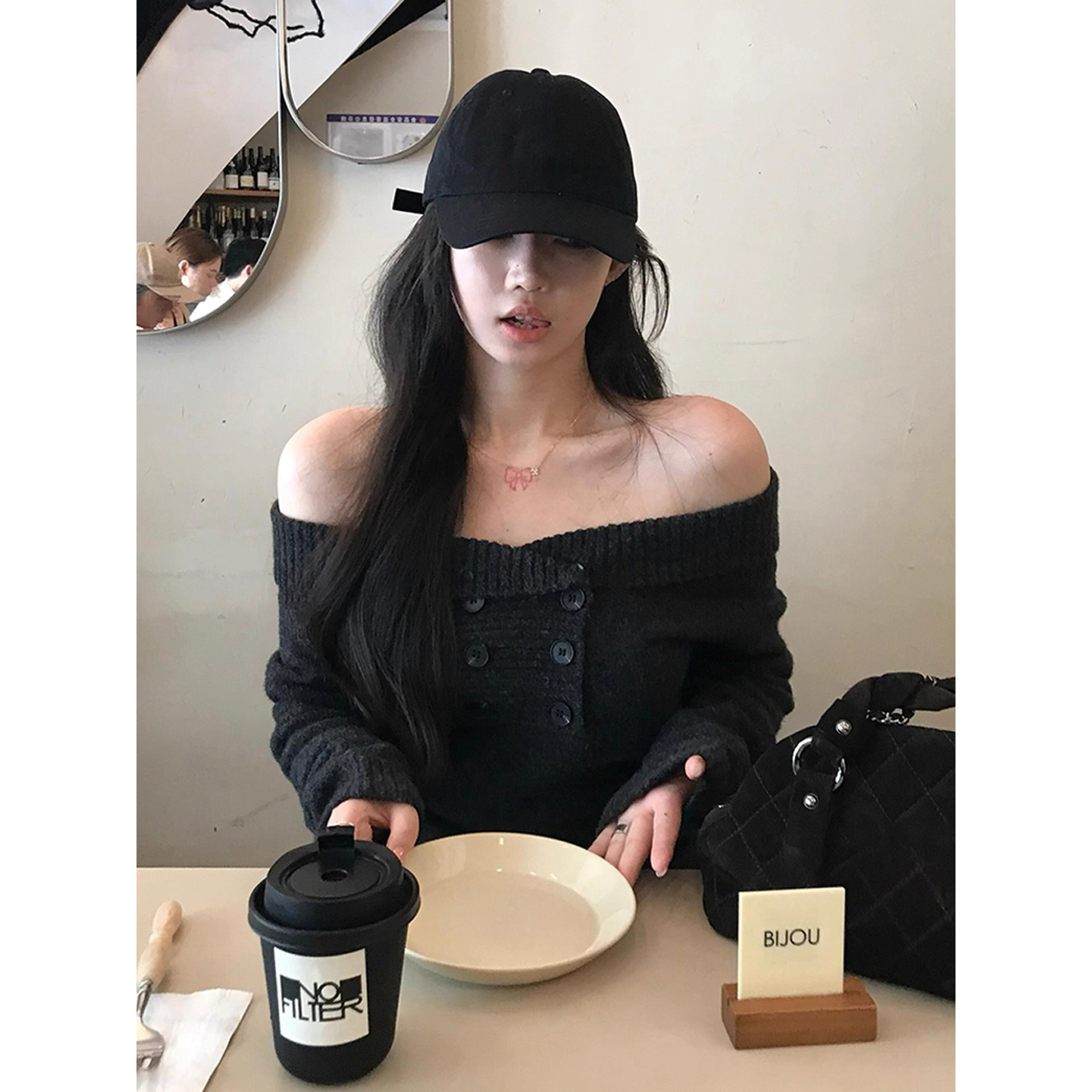 韩系高级感纯欲一字肩毛衣女秋冬辣妹巨好看露肩设计感针织衫上衣