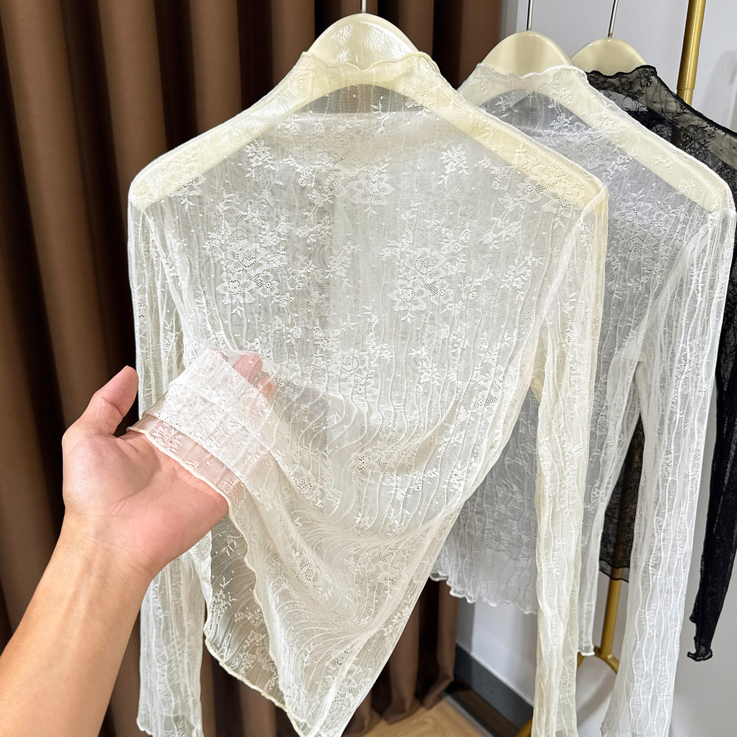 透视蕾丝长袖木耳边网纱绣花上衣女秋冬薄款洋气小衫半高领打底衫