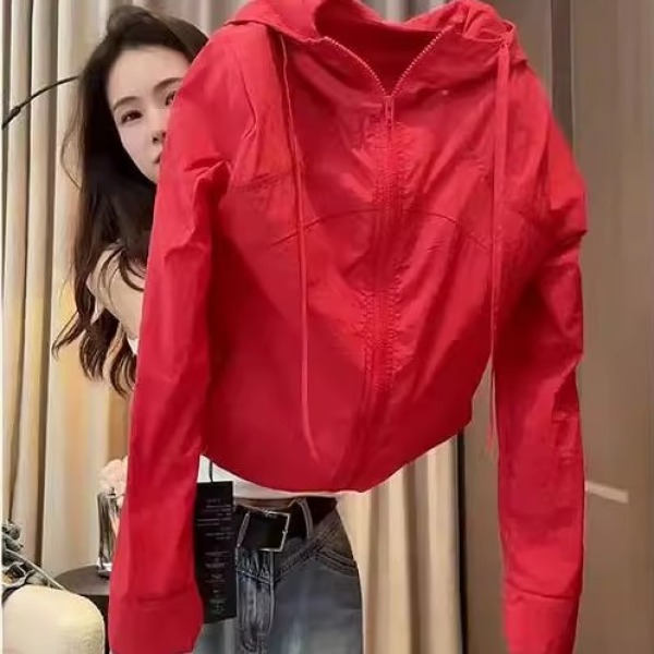 2025夏季新款女士高级超好看上衣多巴胺红色轻薄款连帽防晒衣外套