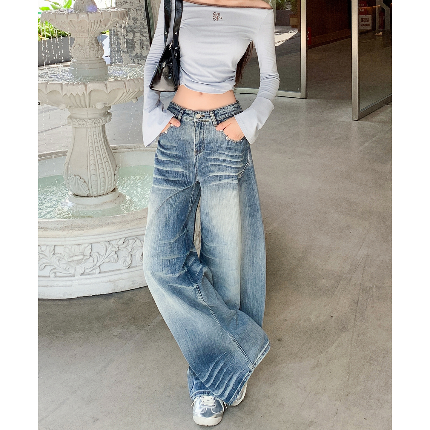 陆笙好美式复古压皱感猫须铆钉设计低腰口袋刺绣弯刀阔腿牛仔裤女