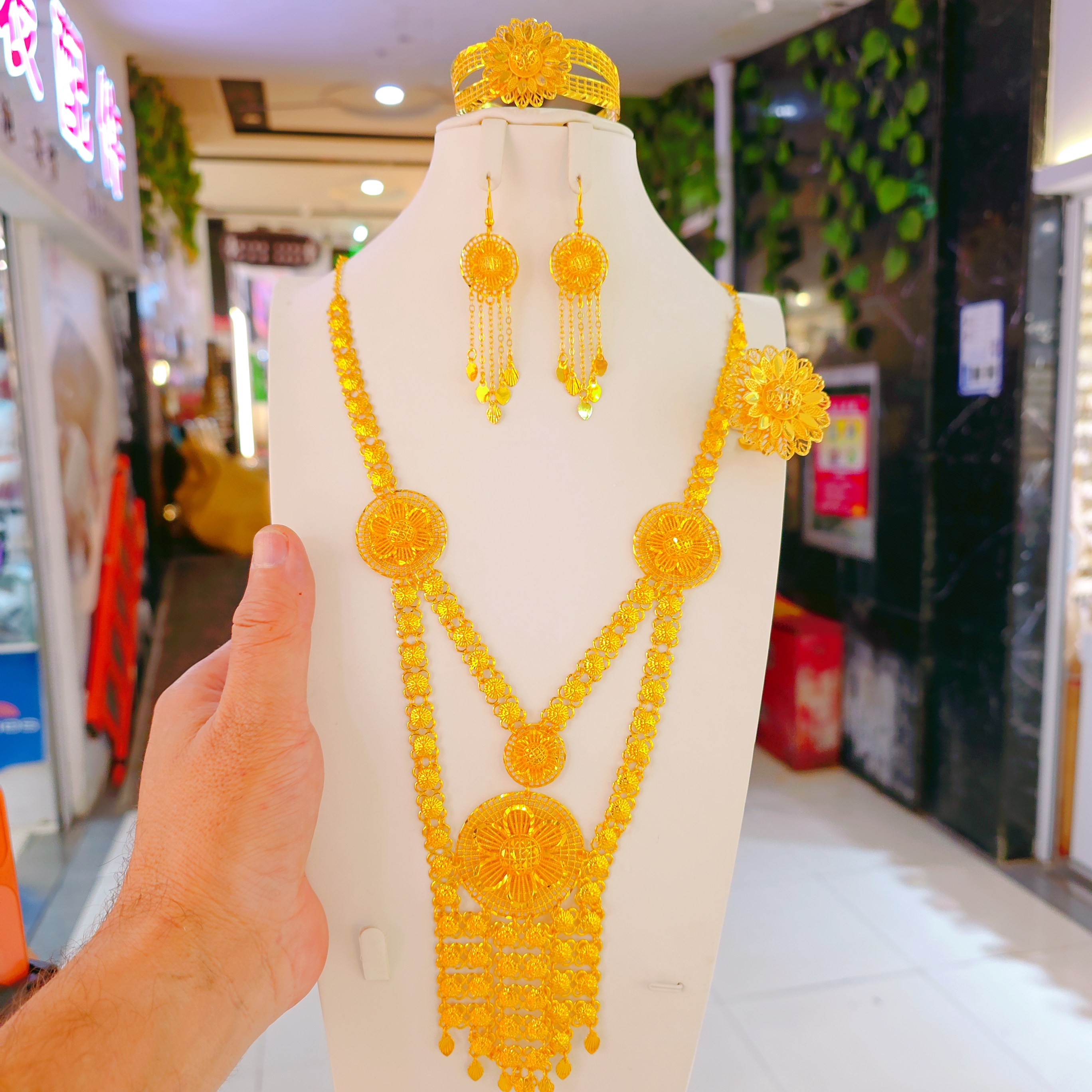 铜合金合成锆石项链 项链金色复古锁骨链配饰ئالتۇن پەرداز