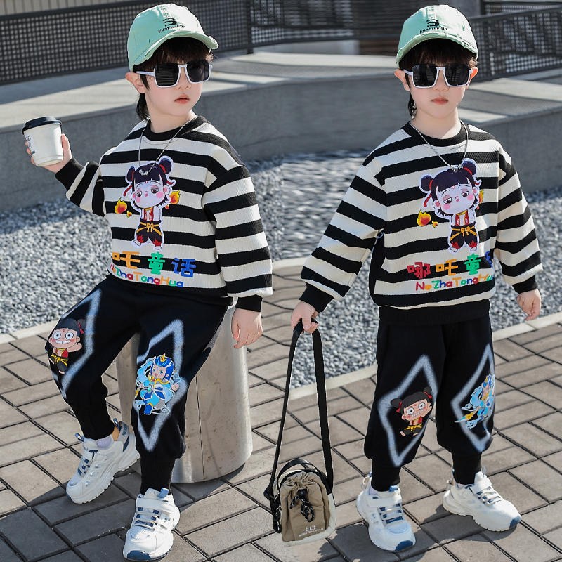 哪吒衣服男童春装套装2025新款洋气宝宝时髦帅男孩网红卫衣儿童装