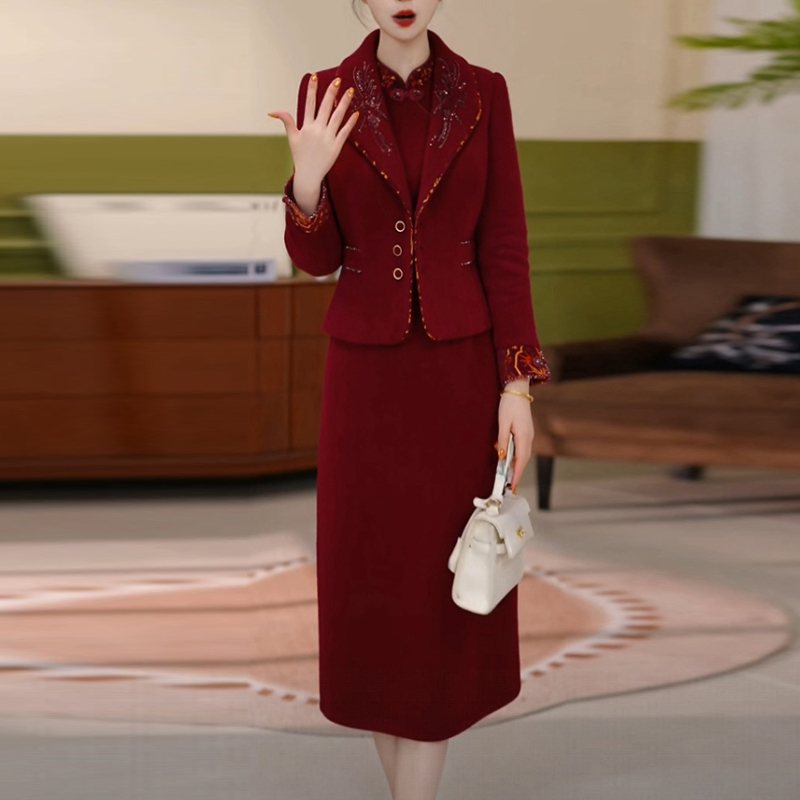 雪花绒红色婚宴礼服裙2025秋冬季新款高级感加厚保暖套装连衣裙子