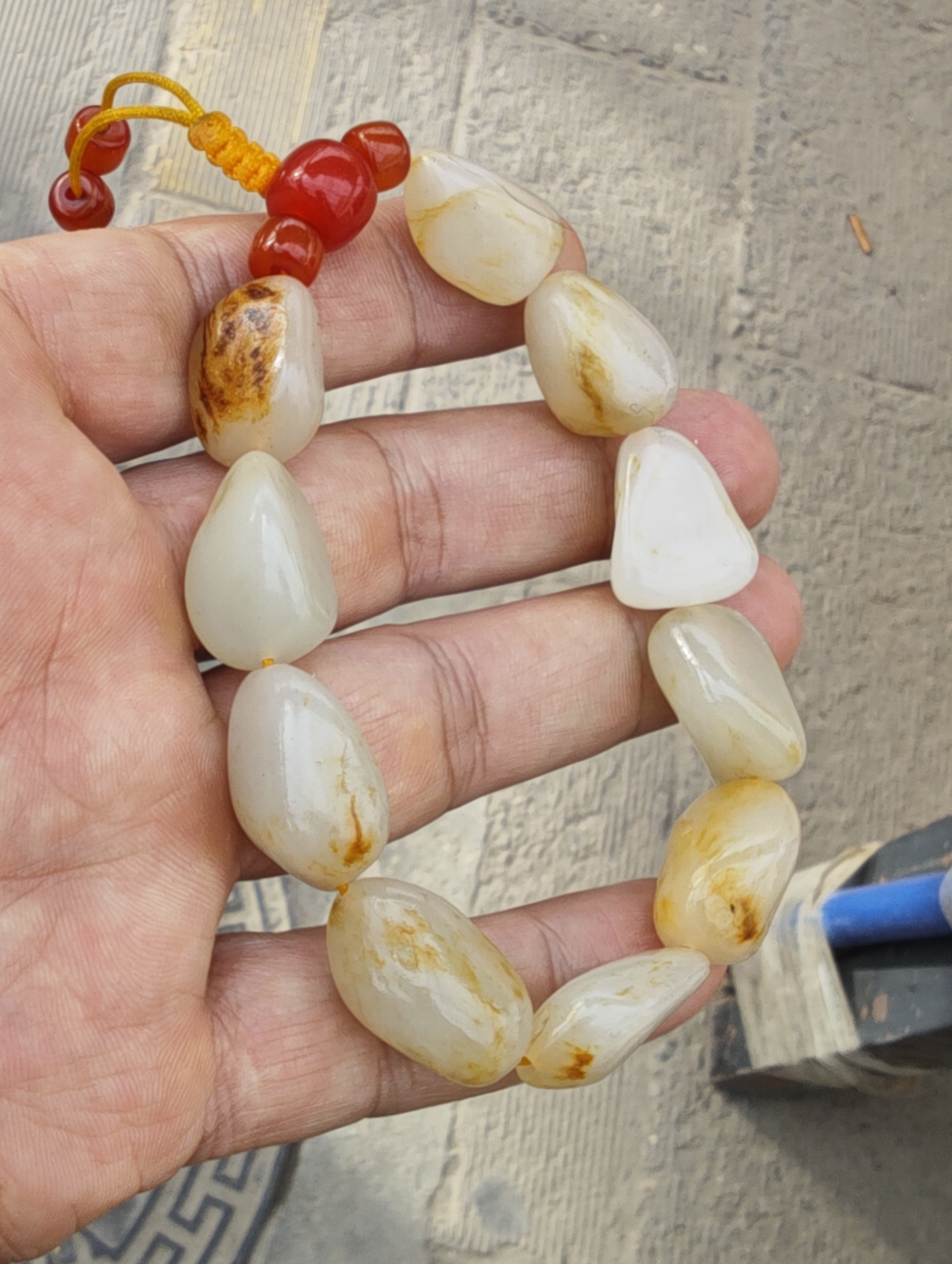 新疆和田玉子料原石手串红皮白肉原皮原籽无修复古风随形真玉手链