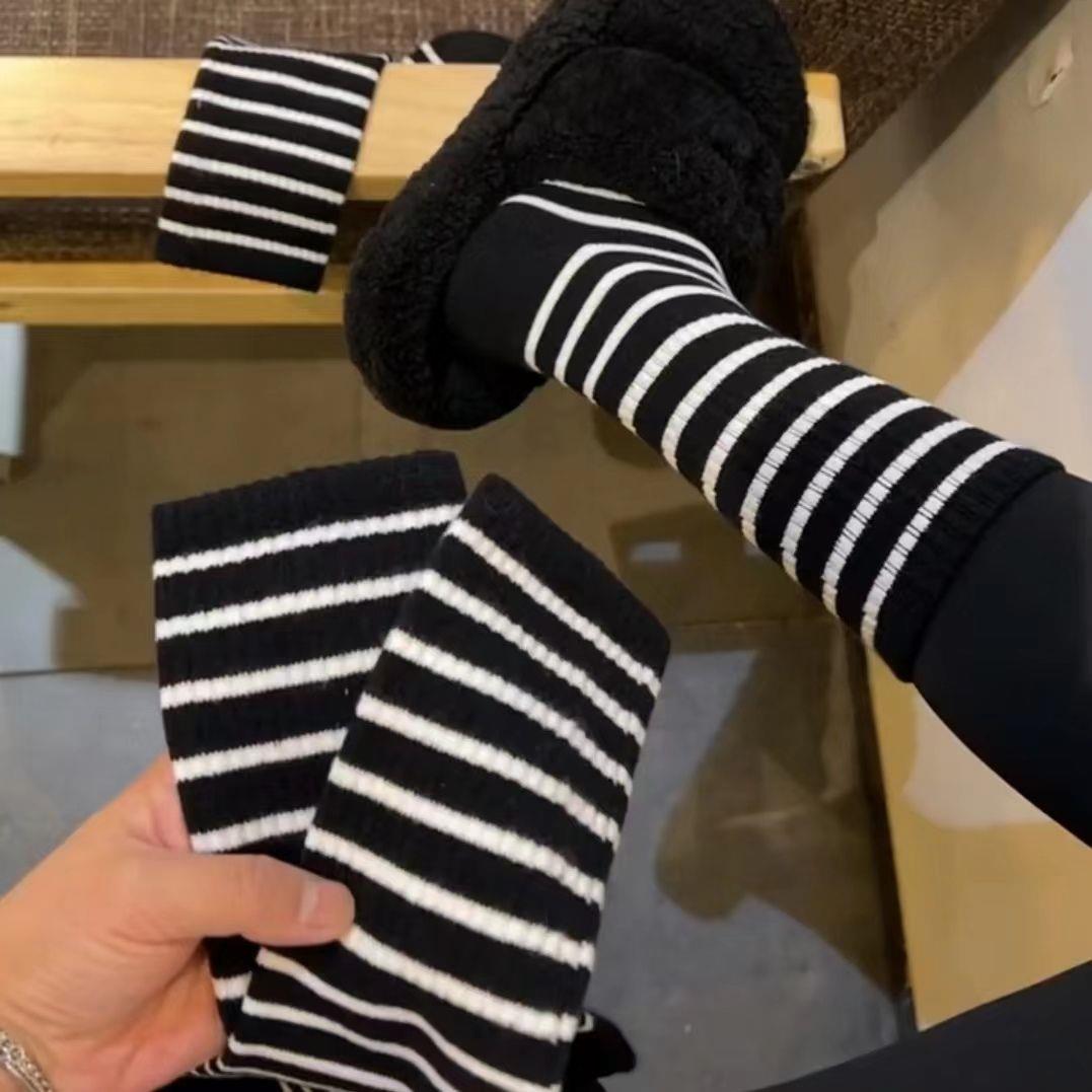 配鲨鱼裤的袜子女秋冬款黑色简约条纹高筒袜ins潮学院风运动长袜