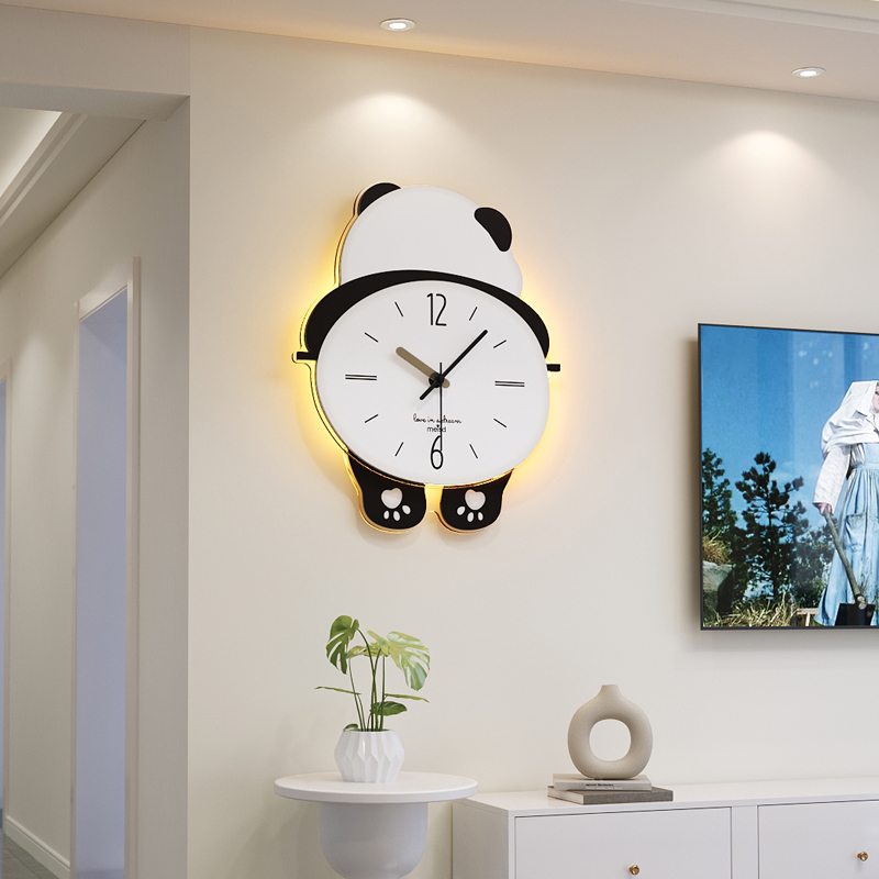 美世达钟表客厅家用挂钟2025网红熊猫时钟挂墙时尚简约静音拐角表