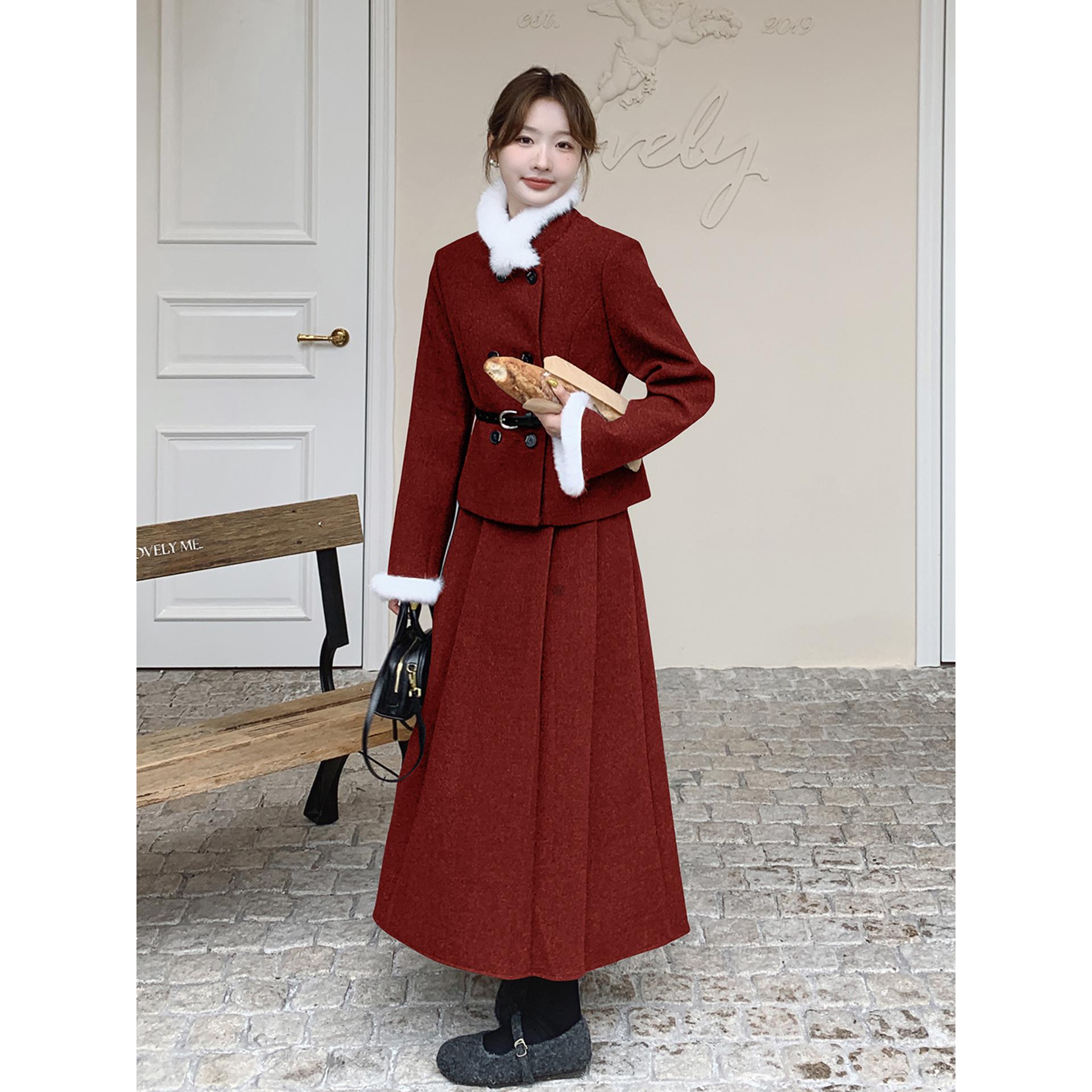 红色富家千金毛呢套装女2025冬新款毛绒拼接外套压褶半身裙两件套