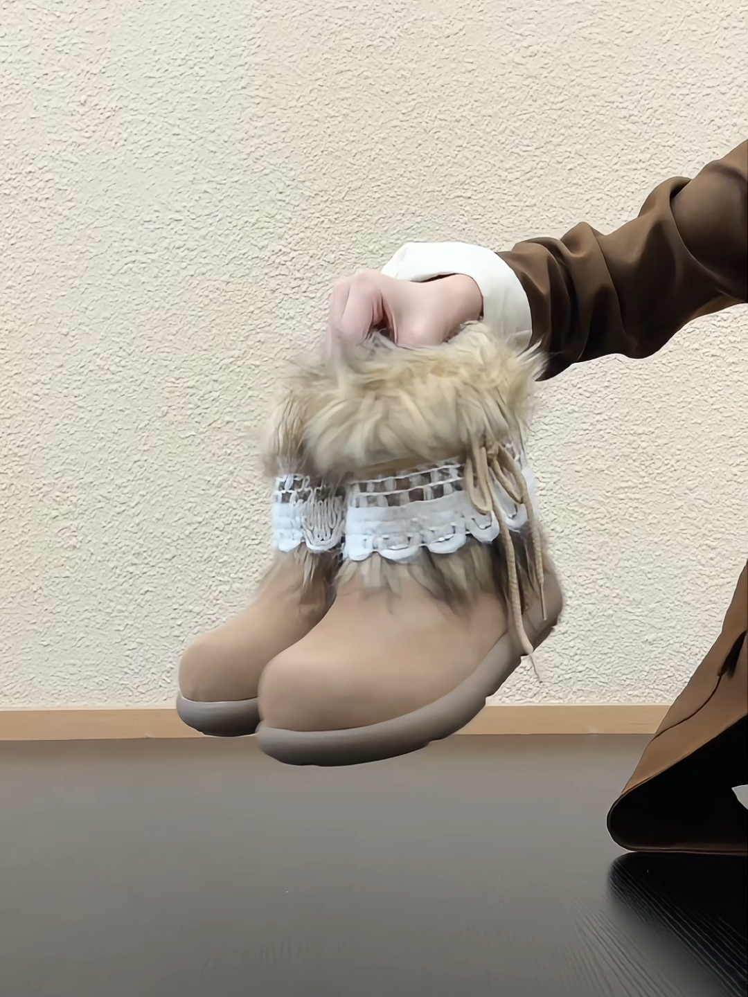 Elingjk/3cm圆头时尚秋冬时尚雪地靴女鞋冬季保暖厚款法式