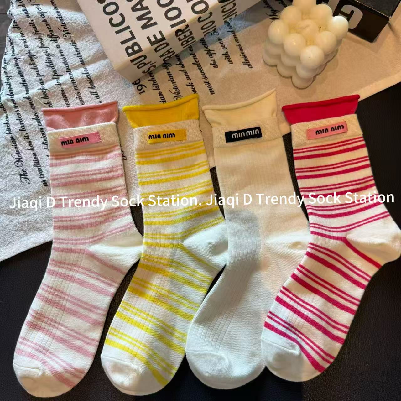 韩版字母布标双螺口彩色条纹袜子女中筒卷边多巴胺减龄堆堆袜