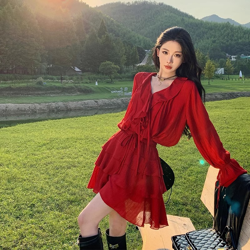 新疆草原旅游穿搭大西北沙漠红色荷叶边长袖上衣半身裙两件套装女