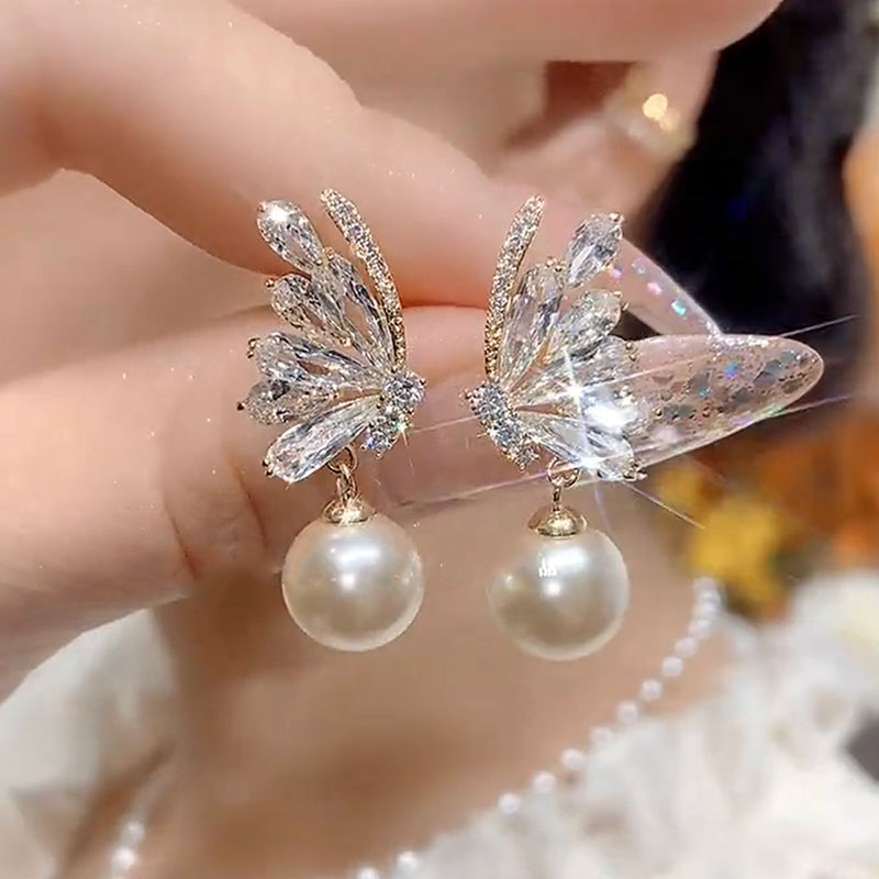 铜合金耳饰 2025年新款微镶蝴蝶耳钉百搭气质流行耳饰时尚显脸瘦