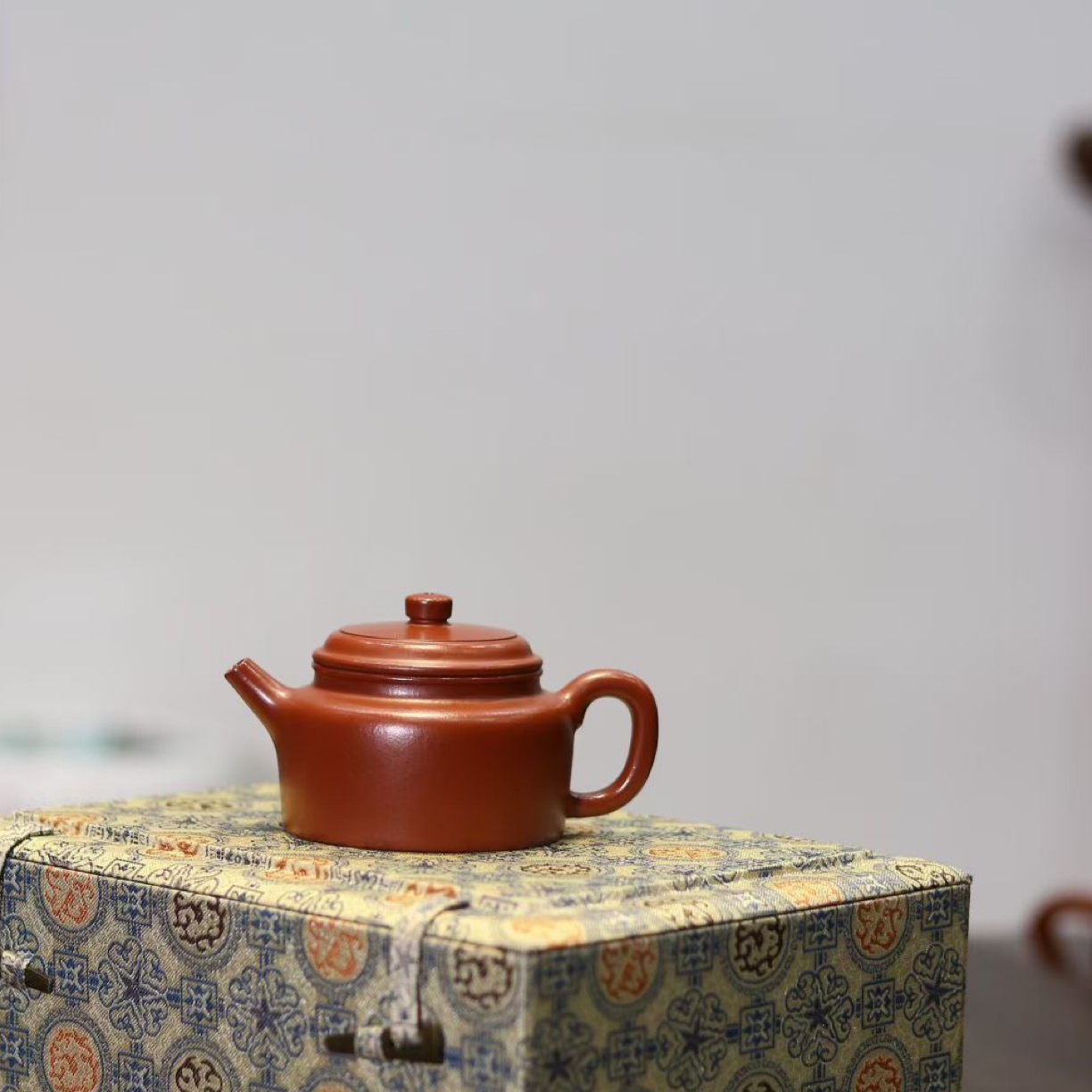 【德钟】全手工，170ml，9孔出水，原矿大红袍紫砂壶阳