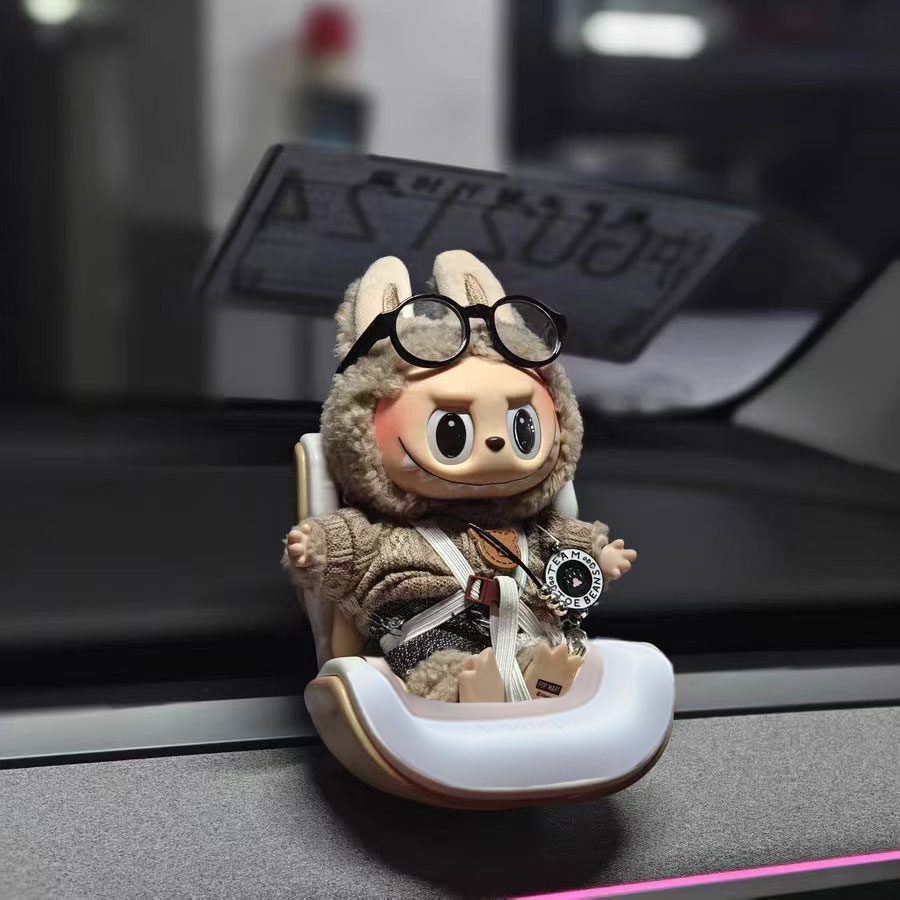 泡泡玛特拉布布labubu适配安全座椅车载玩偶摆件汽车出风口装饰品