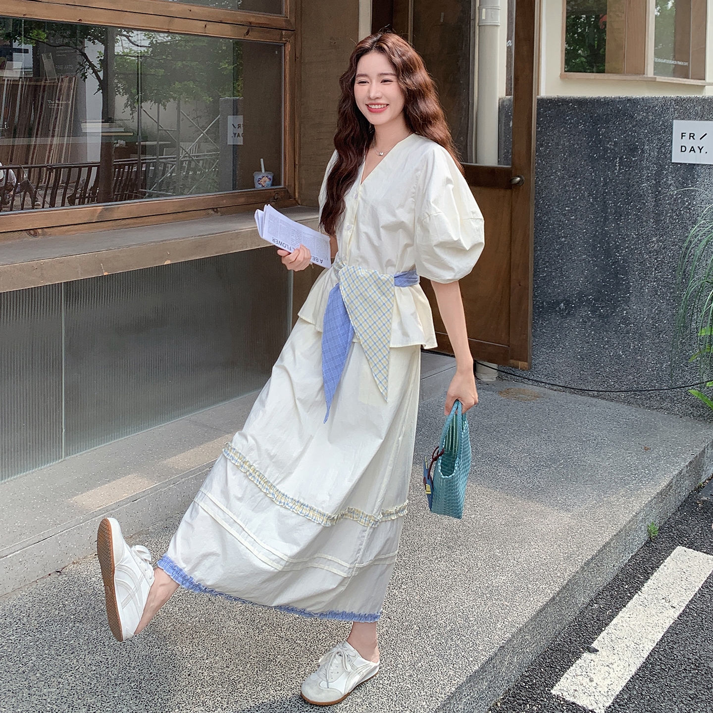 日系高级感V领泡泡袖上衣两件套2025年夏季设计感拼接半身裙套装