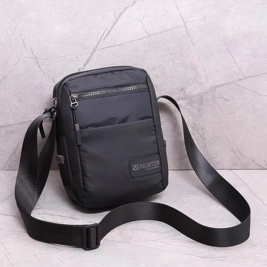 华朗迪尔方形软面日式拉链拼接单肩斜挎包防泼水复古时尚肩包日系