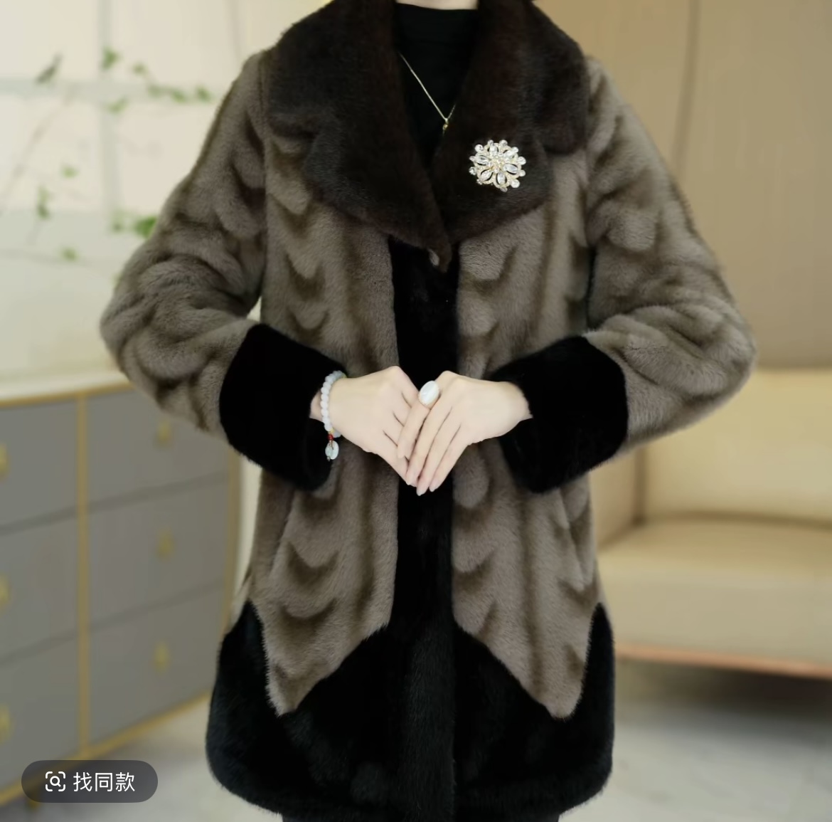 人造皮草 中年妈妈冬季新款立体月牙立体花纹皮面内里绒保暖外套