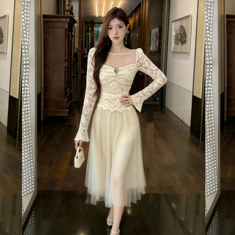 2025新款高感级性感温柔显瘦打底长袖蕾丝荷叶边网纱拼接连衣裙