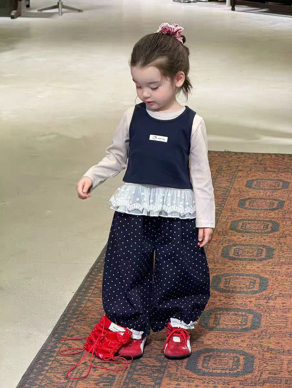 女童秋季套装2025新款韩版儿童可爱花边背心两件宝宝休闲波点裤