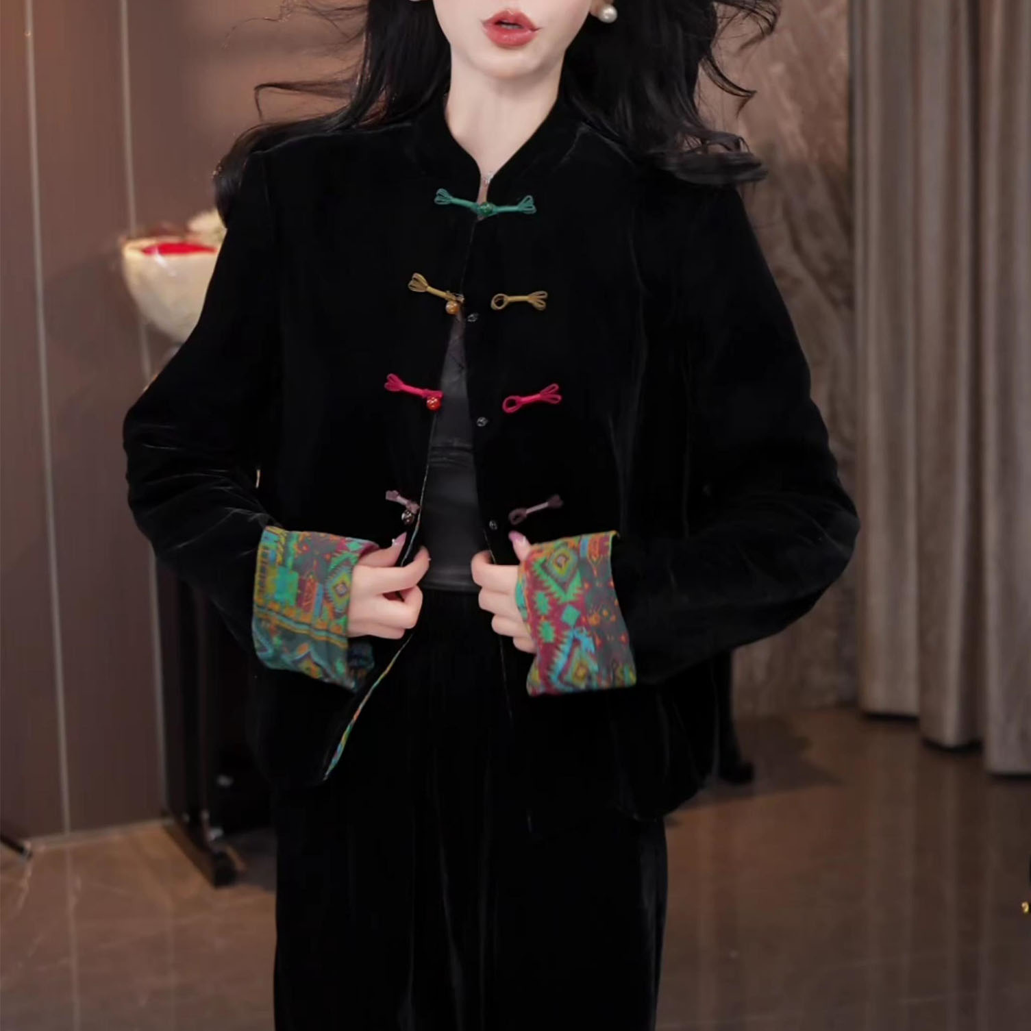 时尚高级感新中式上衣女2026春季新款气质显瘦百搭国风丝绒短外套