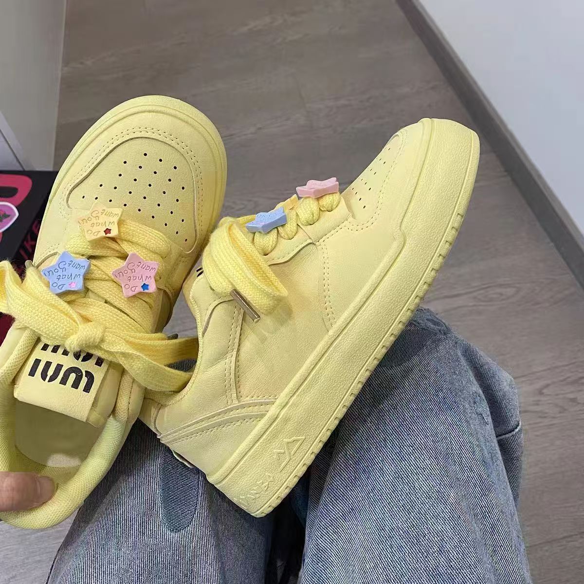 板鞋低帮潮鞋高帮鞋纯色休闲风硫化小皮鞋通用潮流运动休闲女鞋子