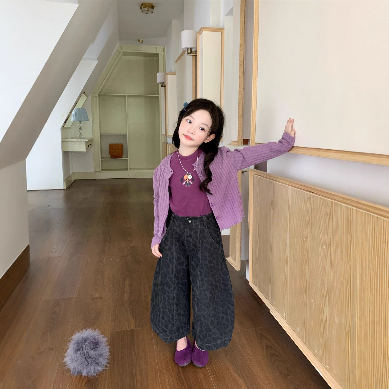 小思家女童2025秋季洋气百搭针织开衫卡通长袖T恤豹纹阔腿裤套装