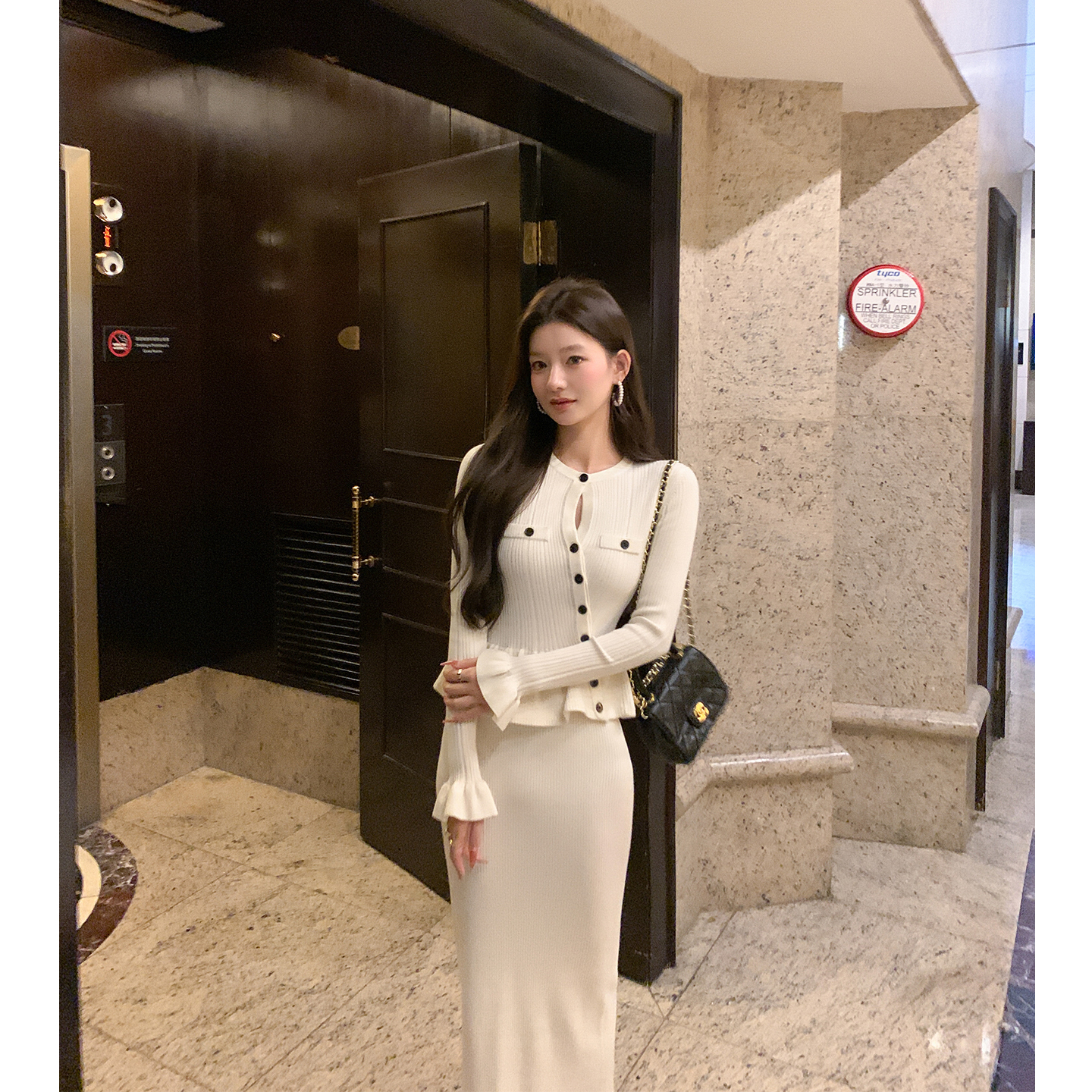 ADA MISS气质时髦假两件喇叭袖白色羊毛针织连衣裙长裙女秋冬新款