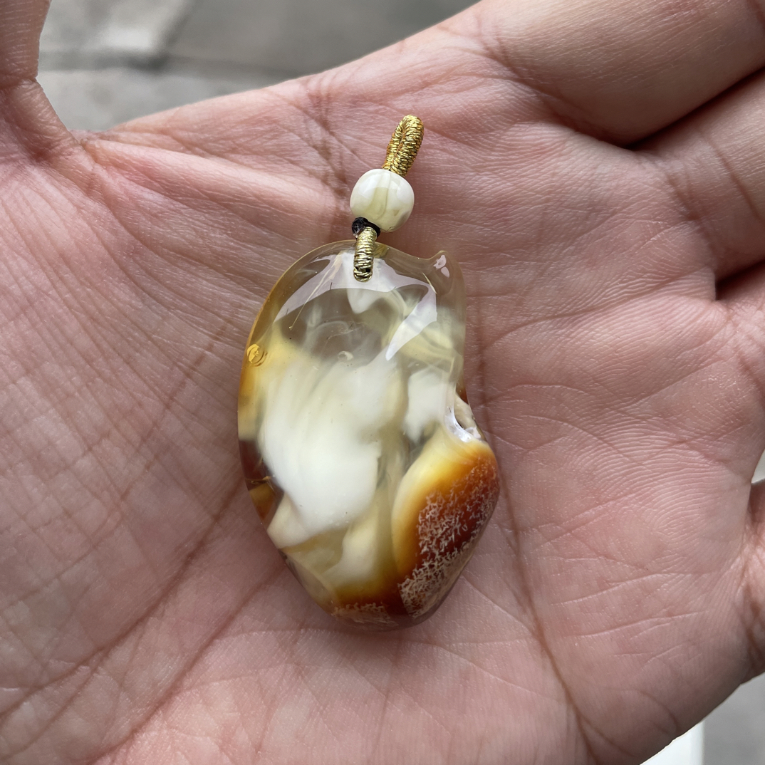 蜜蜡原石金瓷白蜜荧光溶洞蜜蜡吊坠白蜜7.47g39.6/25.5/13.5㎜
