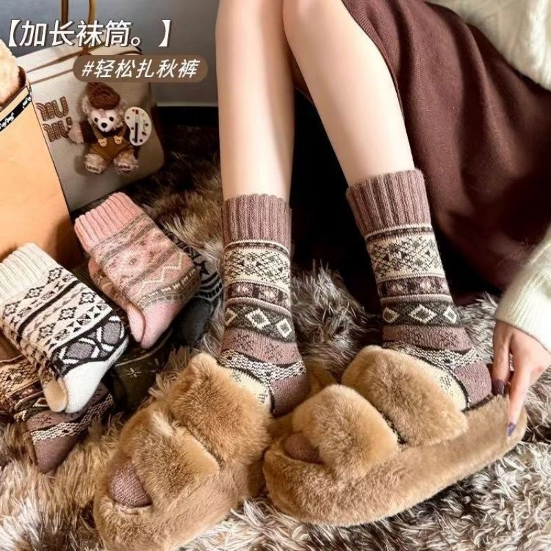 女款秋冬中筒袜加厚保暖复古袜子复古民族风情侣款保暖长筒毛圈袜