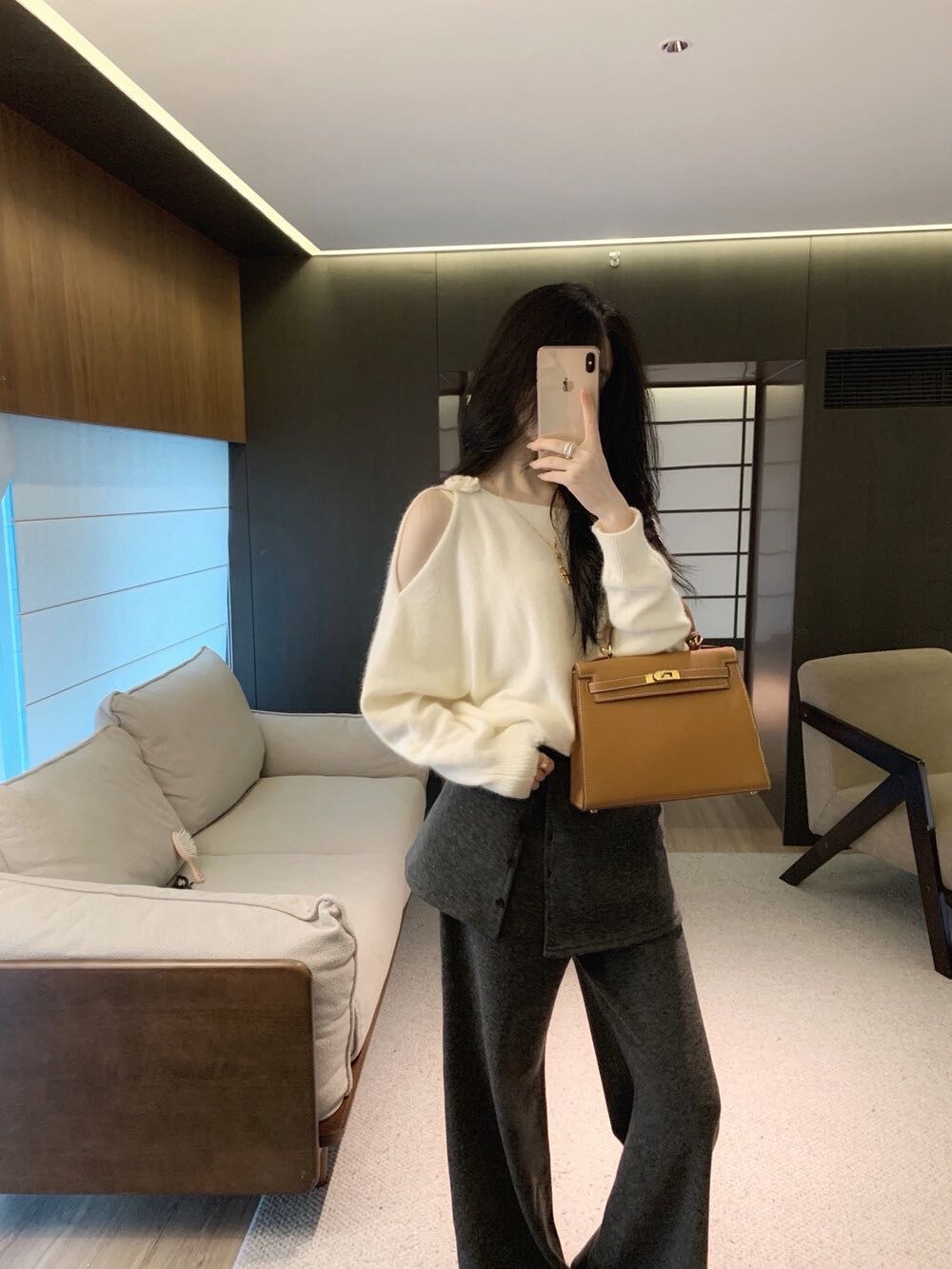 2025秋冬新韩系气质小香风露肩立体花朵毛衣气质屁帘休闲裤套装