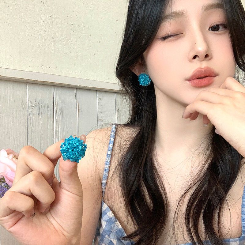 春夏清凉~蓝色串珠绣球耳夹女新款高级感耳环度假显白耳饰ins