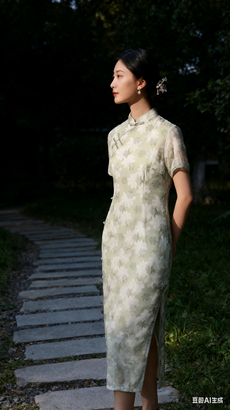 文艺气质双层高开衩旗袍常规袖提花10089立领绿色